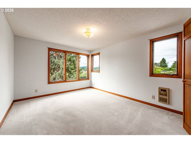 441 W D St, Springfield, OR 97477