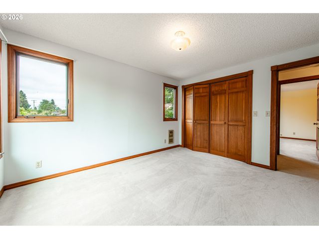 441 W D St, Springfield, OR 97477