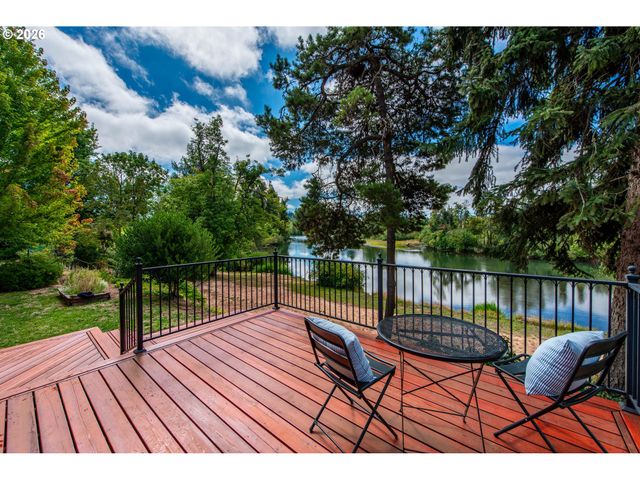 441 W D St, Springfield, OR 97477