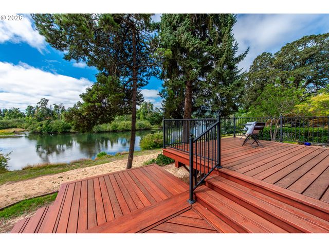 441 W D St, Springfield, OR 97477