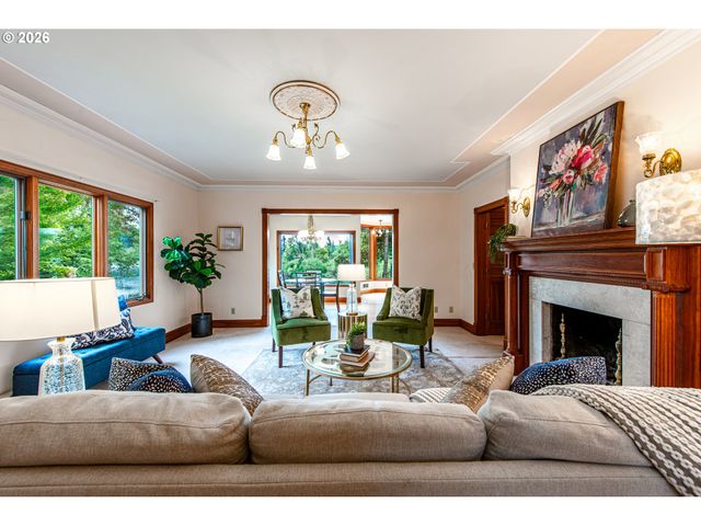 441 W D St, Springfield, OR 97477