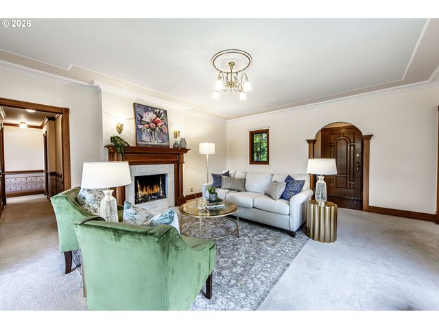 441 W D St, Springfield, OR 97477