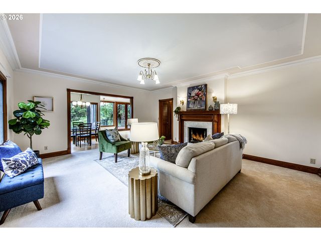 441 W D St, Springfield, OR 97477
