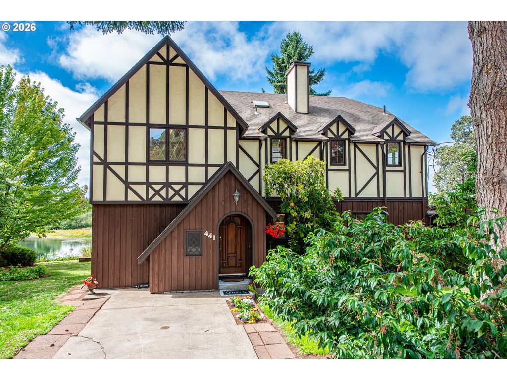 441 W D St, Springfield, OR 97477