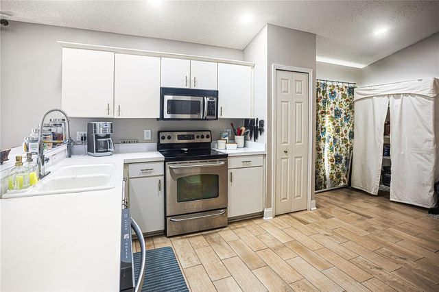 5038 HOOK HOLLOW CIRCLE, Orlando, FL 32837