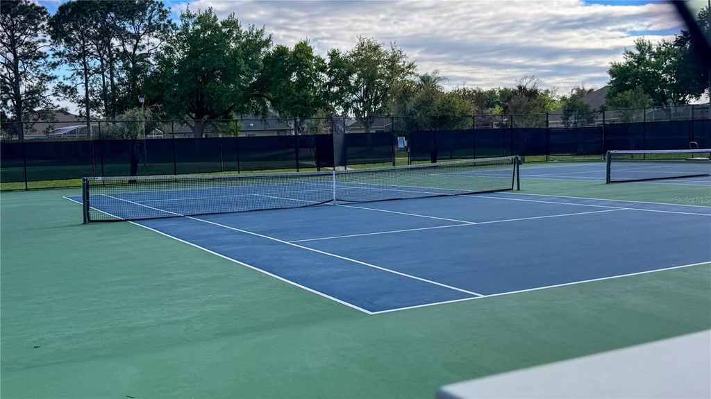 Image 13 of property listing at 5038 HOOK HOLLOW CIRCLE, Orlando, FL 32837