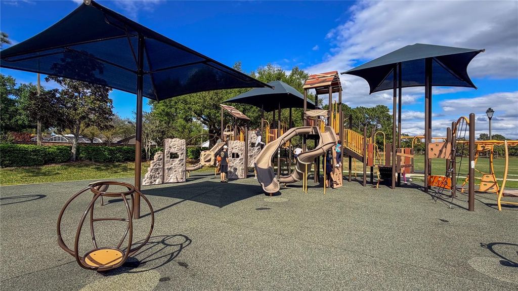 Image 18 of property listing at 5038 HOOK HOLLOW CIRCLE, Orlando, FL 32837