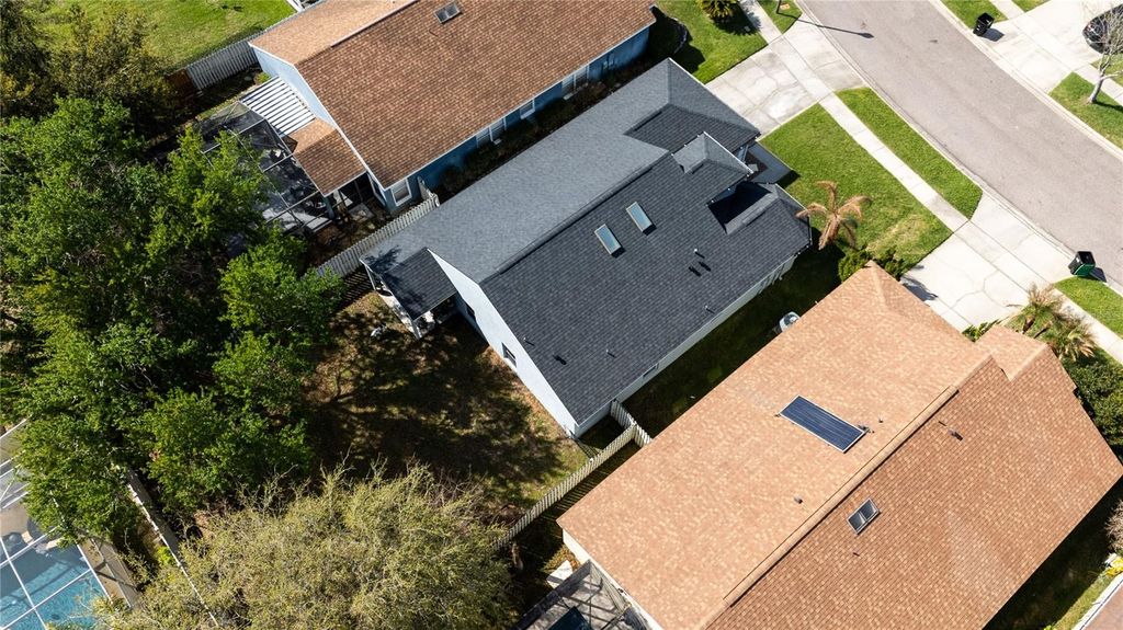 Image 3 of property listing at 5038 HOOK HOLLOW CIRCLE, Orlando, FL 32837