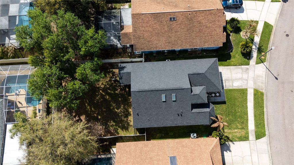 Image 4 of property listing at 5038 HOOK HOLLOW CIRCLE, Orlando, FL 32837