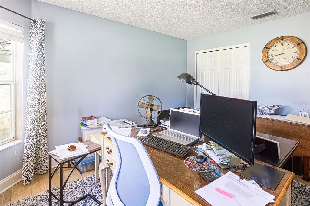 Image 35 of property listing at 5038 HOOK HOLLOW CIRCLE, Orlando, FL 32837