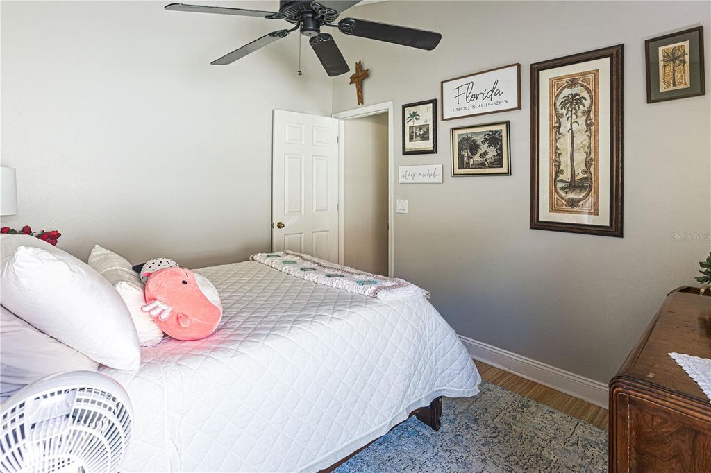 Image 39 of property listing at 5038 HOOK HOLLOW CIRCLE, Orlando, FL 32837