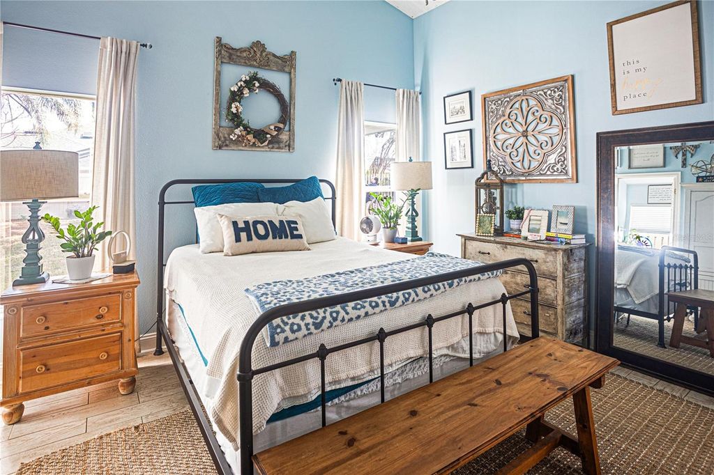 Image 40 of property listing at 5038 HOOK HOLLOW CIRCLE, Orlando, FL 32837