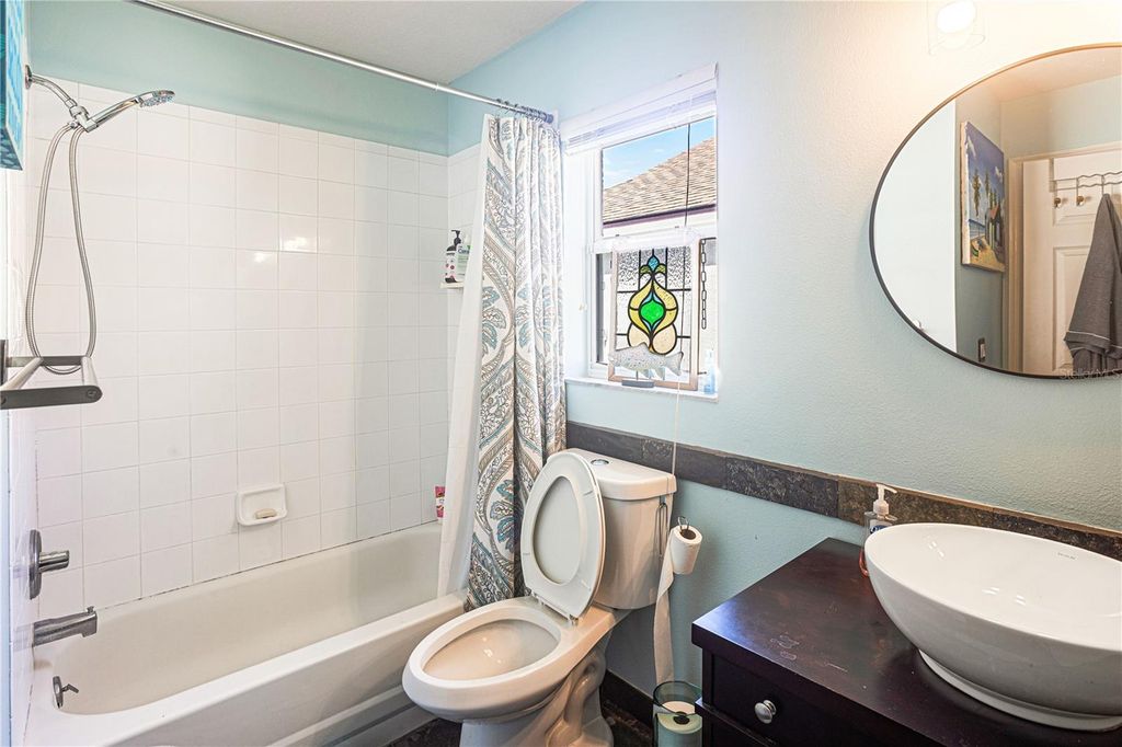 Image 41 of property listing at 5038 HOOK HOLLOW CIRCLE, Orlando, FL 32837