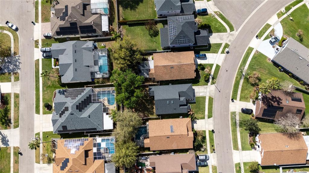 Image 6 of property listing at 5038 HOOK HOLLOW CIRCLE, Orlando, FL 32837