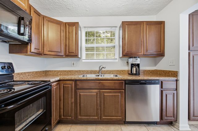 2708 Hartford Dr, Nashville, TN 37210