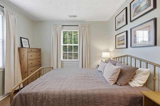 2708 Hartford Dr, Nashville, TN 37210