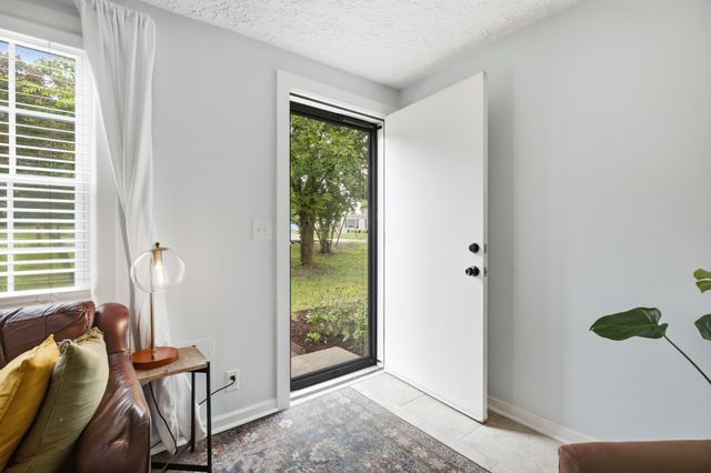 2708 Hartford Dr, Nashville, TN 37210