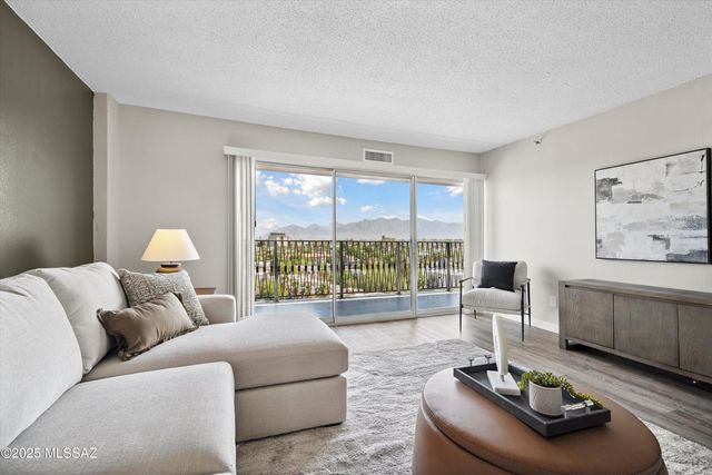 425 W Paseo Redondo Apt 3D, Tucson, AZ 85701