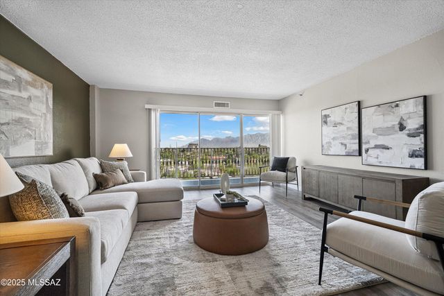 425 W Paseo Redondo Apt 3D, Tucson, AZ 85701