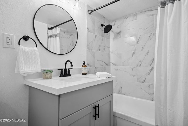 425 W Paseo Redondo Apt 3D, Tucson, AZ 85701