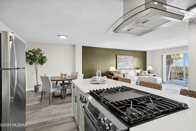 425 W Paseo Redondo Apt 3D, Tucson, AZ 85701