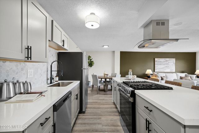 425 W Paseo Redondo Apt 3D, Tucson, AZ 85701