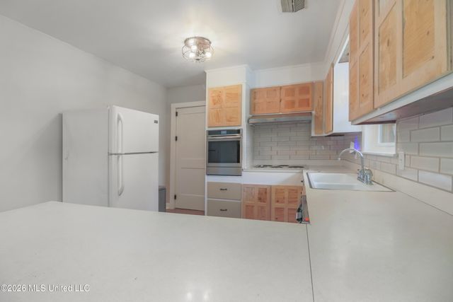 325 Oakridge Circle, Biloxi, MS 39531