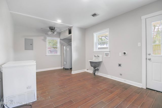 325 Oakridge Circle, Biloxi, MS 39531