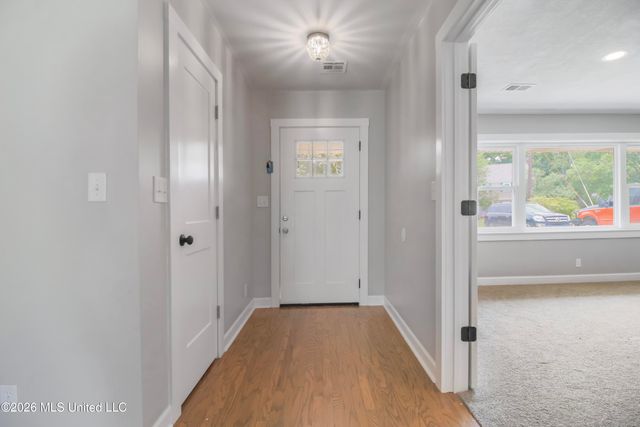 325 Oakridge Circle, Biloxi, MS 39531