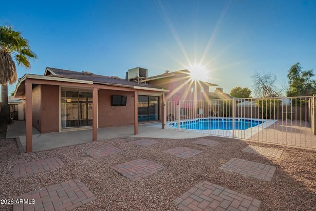 4610 W MARSHALL Avenue, Glendale, AZ 85301