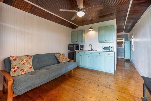 50 Catherine Street, Port Lavaca, TX 77979