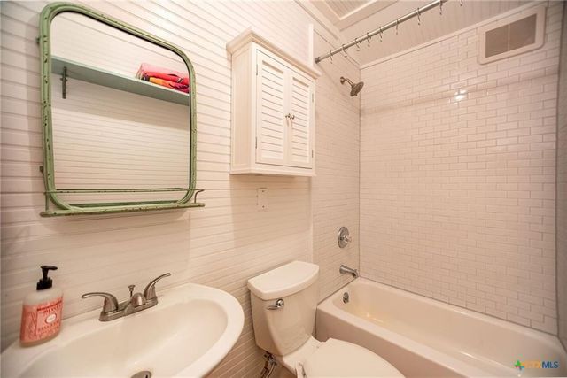 50 Catherine Street, Port Lavaca, TX 77979