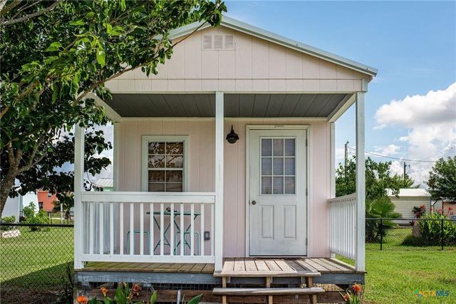 50 Catherine Street, Port Lavaca, TX 77979