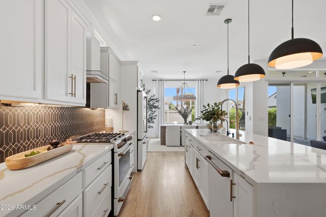 2777 W QUEEN CREEK Road 9, Chandler, AZ 85248