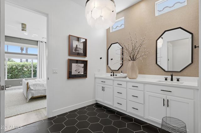 2777 W QUEEN CREEK Road 9, Chandler, AZ 85248