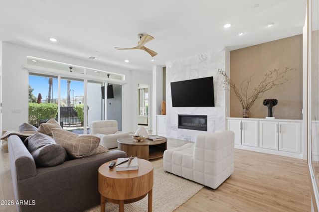 2777 W QUEEN CREEK Road 9, Chandler, AZ 85248