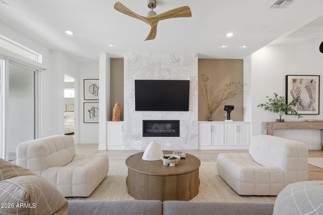 2777 W QUEEN CREEK Road 9, Chandler, AZ 85248