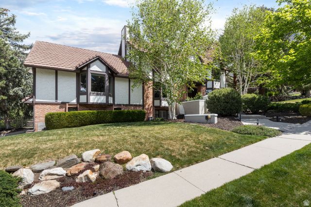 4049 E PROSPECTOR DR, Cottonwood Heights, UT 84121