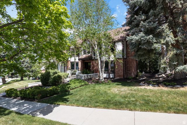 4049 E PROSPECTOR DR, Cottonwood Heights, UT 84121