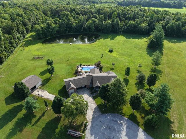 1016 MICHAEL Lane, West Frankfort, IL 62812