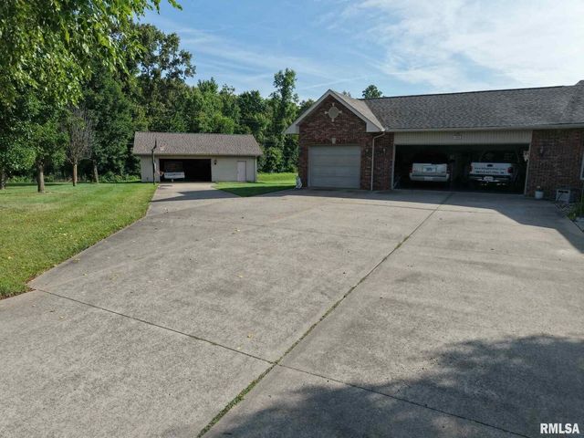 1016 MICHAEL Lane, West Frankfort, IL 62812