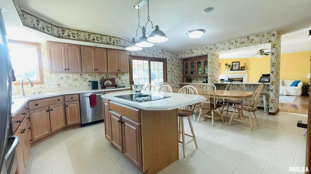 1016 MICHAEL Lane, West Frankfort, IL 62812