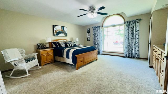 1016 MICHAEL Lane, West Frankfort, IL 62812