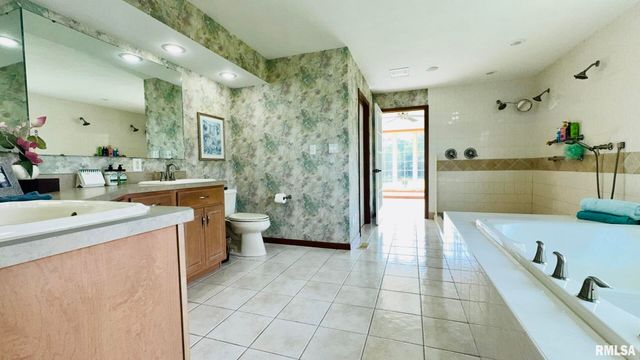 1016 MICHAEL Lane, West Frankfort, IL 62812