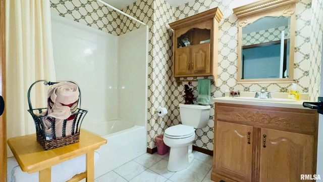 1016 MICHAEL Lane, West Frankfort, IL 62812