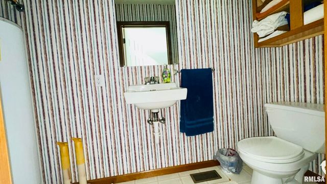 1016 MICHAEL Lane, West Frankfort, IL 62812