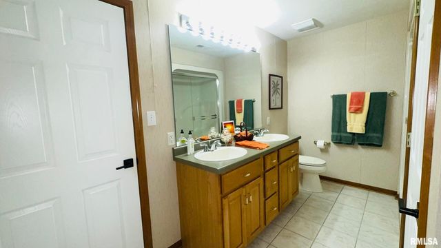 1016 MICHAEL Lane, West Frankfort, IL 62812