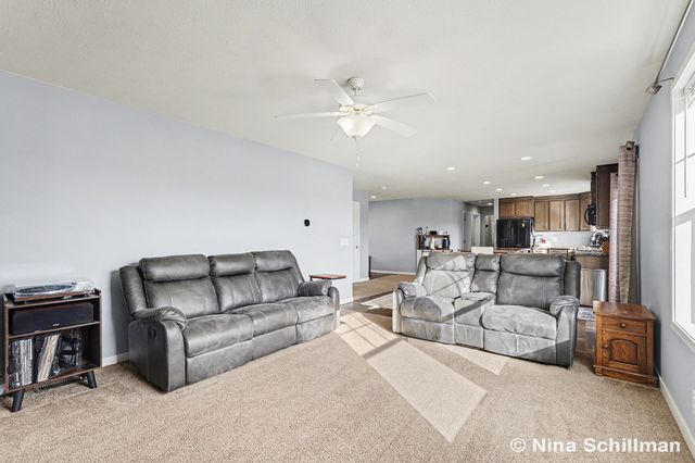 2406 Newaygo Road, Casnovia Twp, MI 49318