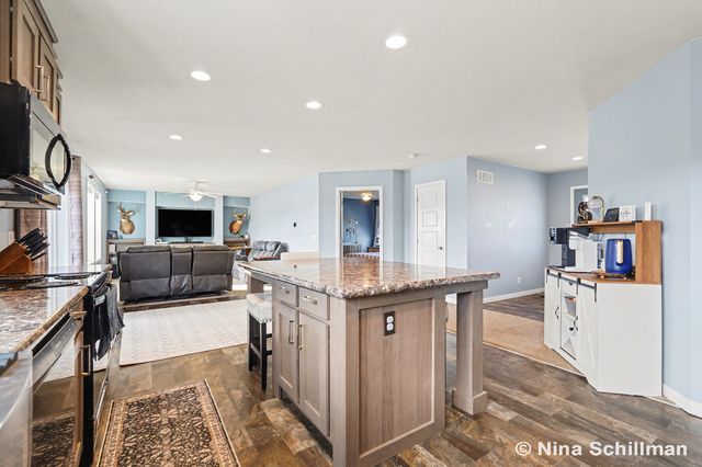 2406 Newaygo Road, Casnovia Twp, MI 49318