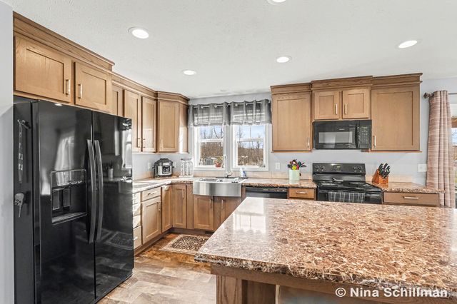 2406 Newaygo Road, Casnovia Twp, MI 49318